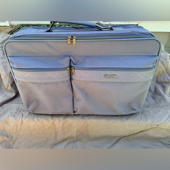 Samsonite Excel Shoulder Weekend Bag Carry On Blue 22x14x7 Handle Shoulder Strap - Picture 1 of 7